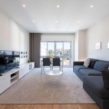 Lovelystay - Downtown Modern 2Br Flat With Free Parking 포르투 외부 사진