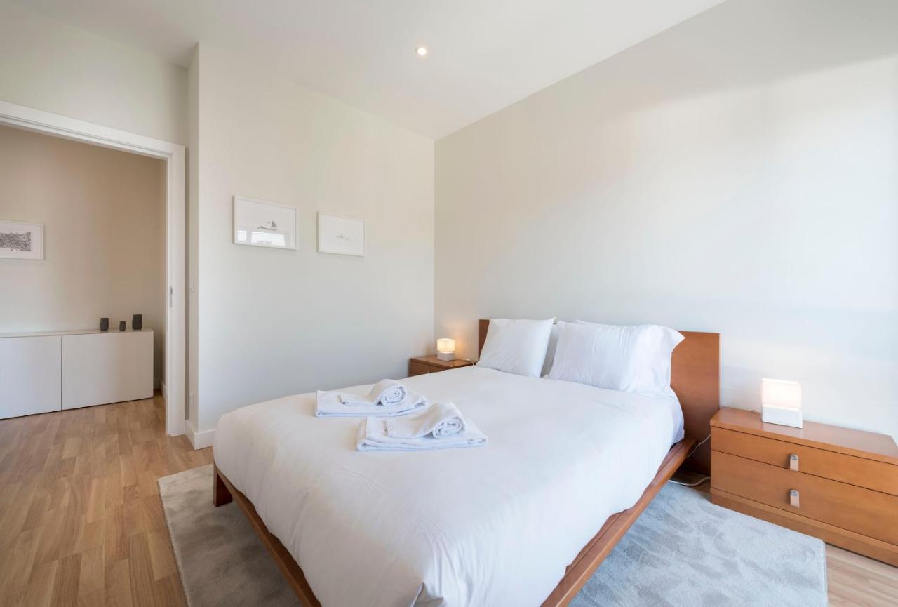 Lovelystay - Downtown Modern 2Br Flat With Free Parking 포르투 외부 사진