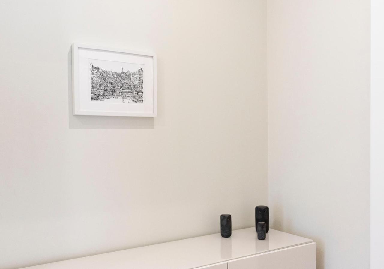 Lovelystay - Downtown Modern 2Br Flat With Free Parking 포르투 외부 사진