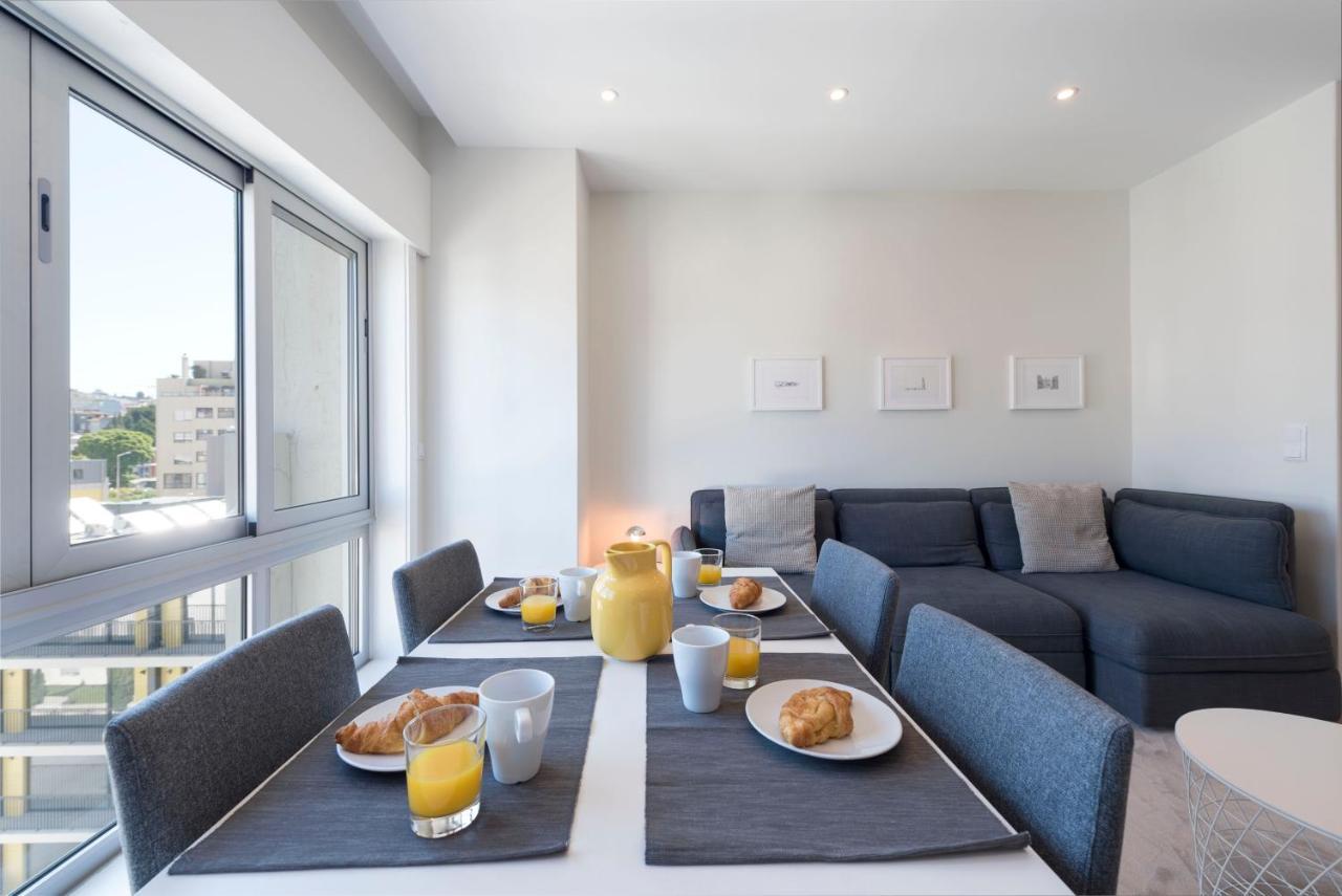 Lovelystay - Downtown Modern 2Br Flat With Free Parking 포르투 외부 사진