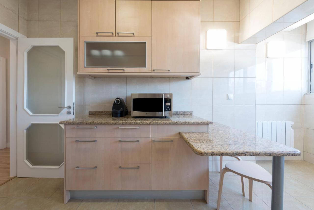 Lovelystay - Downtown Modern 2Br Flat With Free Parking 포르투 외부 사진